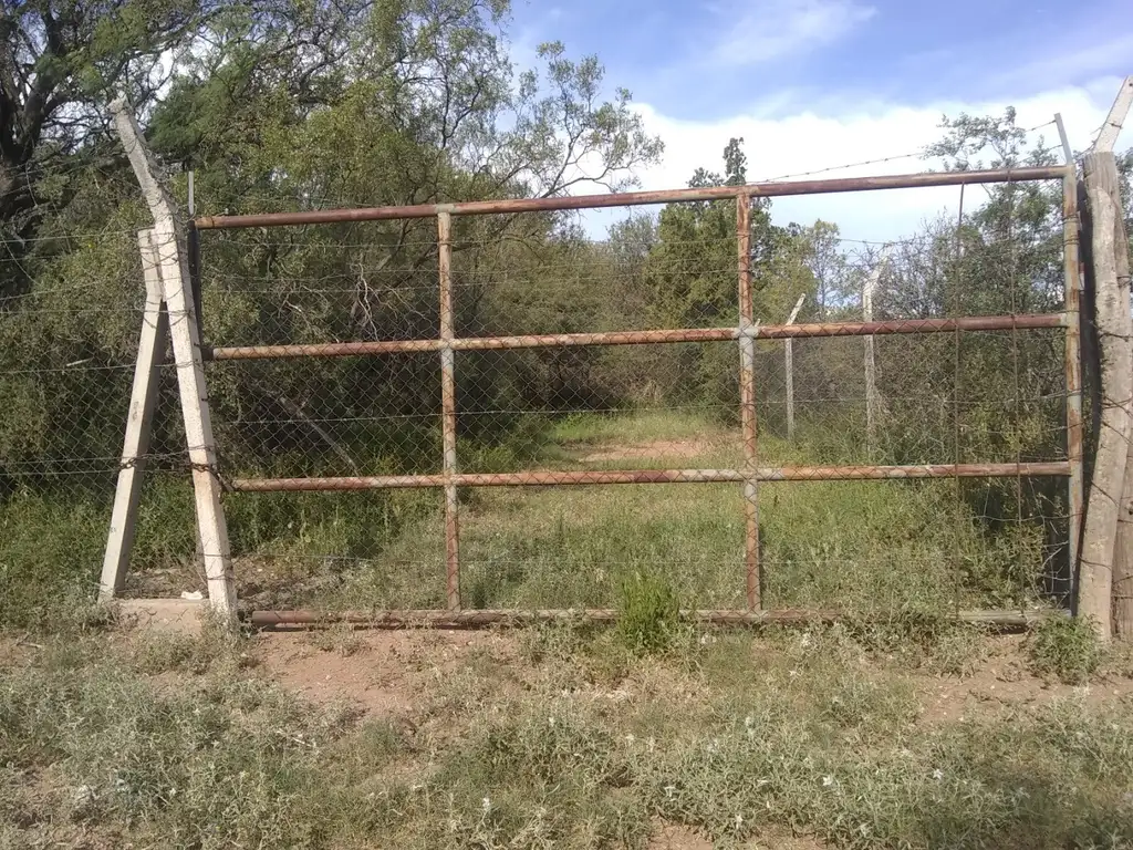 CAMPO A 15 MINUTOS DE LA CIUDAD DE SAN LUIS.