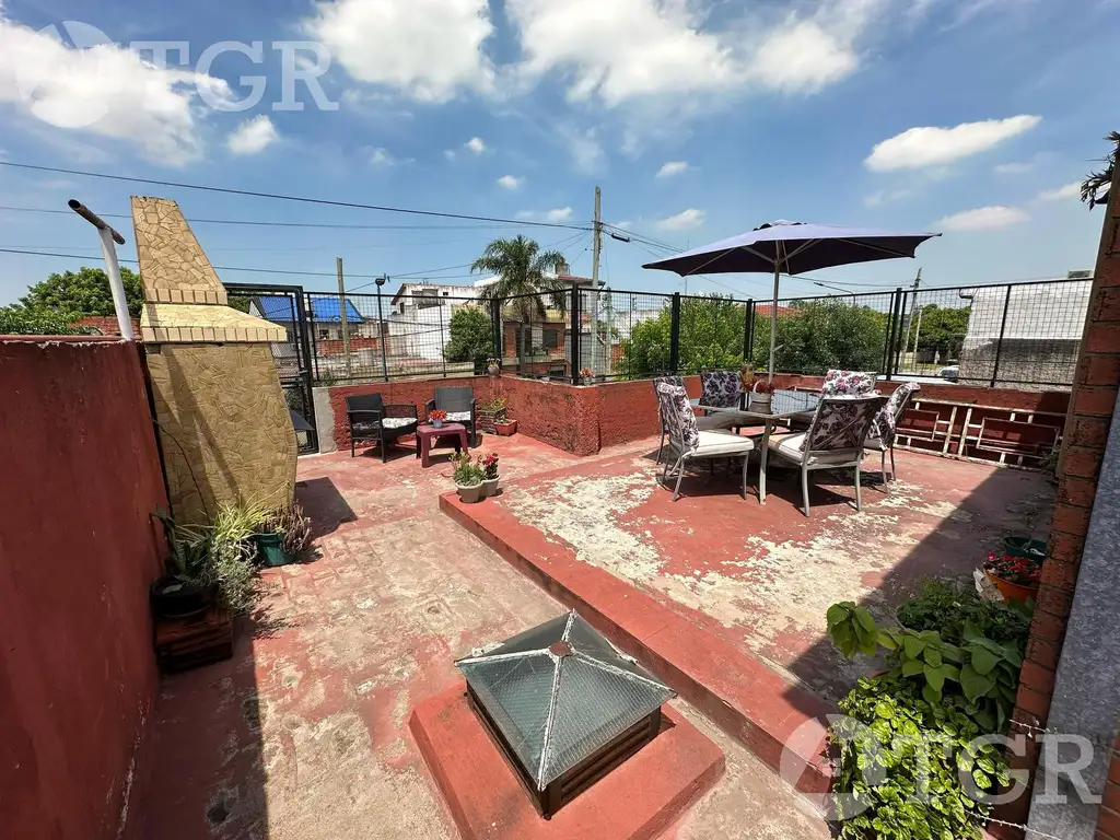 VENTA PH 4 AMB CON TERRAZA Y PARRILLA EN LOMA HERMOSA