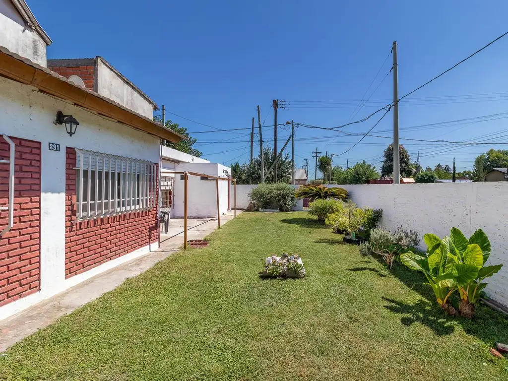 VENTA CASA DE 4 AMBIENTES, BOSQUES FLORENCIO VARELA