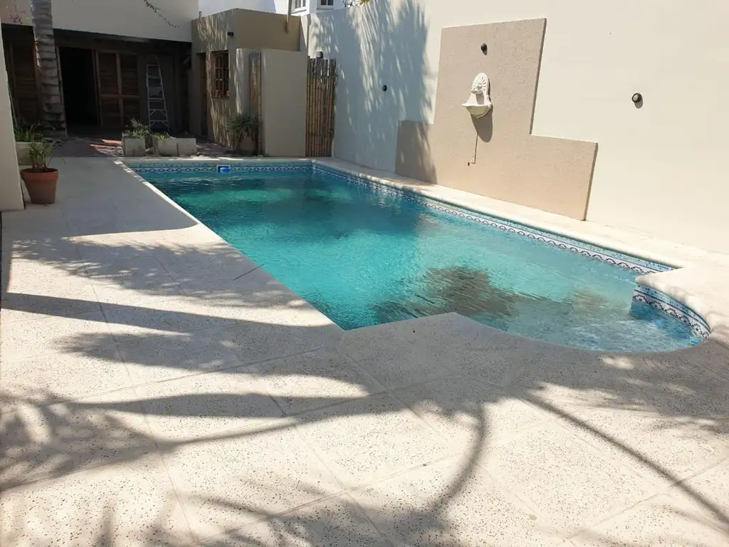 Casa Con Quincho y Piscina