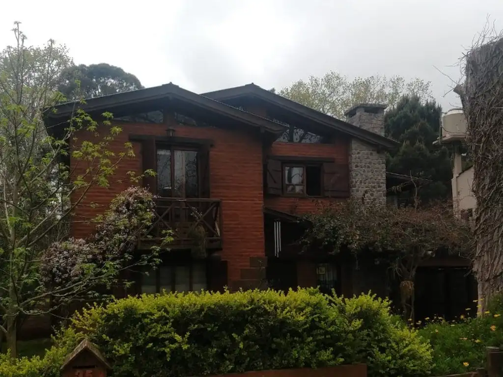 Hermosa Casa en Santa Teresita 3 dormitorios con Pileta Climatizada...Para vivirla todo el año