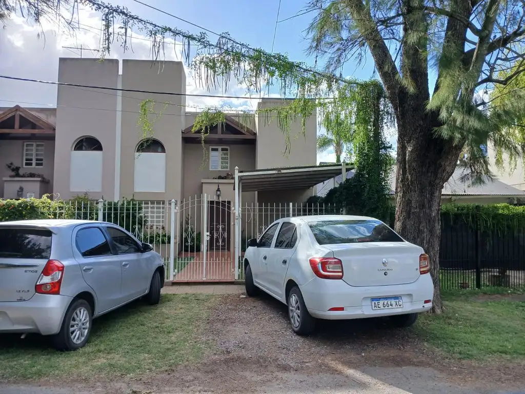 Casa en alquiler en City Bell - Dacal Bienes Raíces