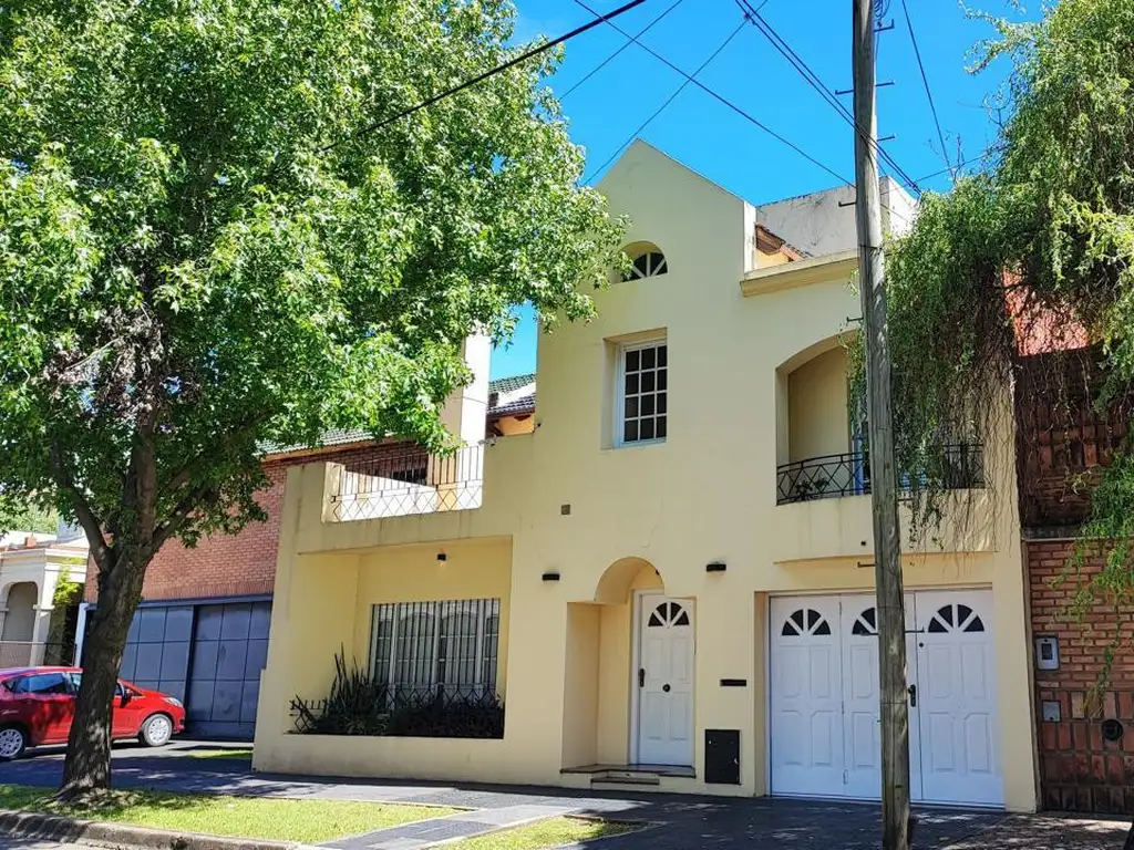 Venta casa rosario zona norte 4 dormitorios escritorio jardín