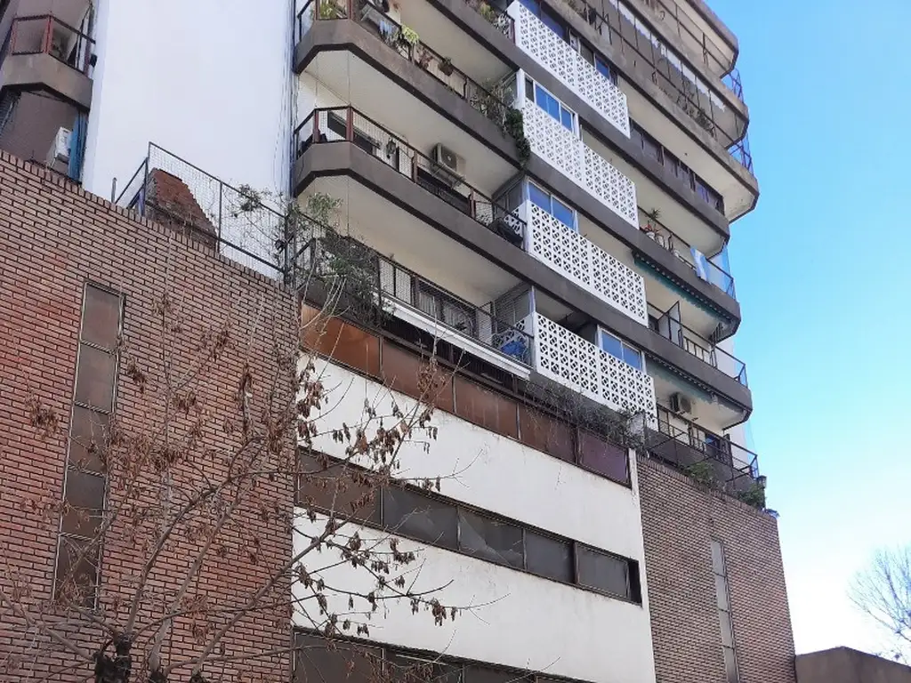 Excelente cochera doble fija. Acepta permuta.