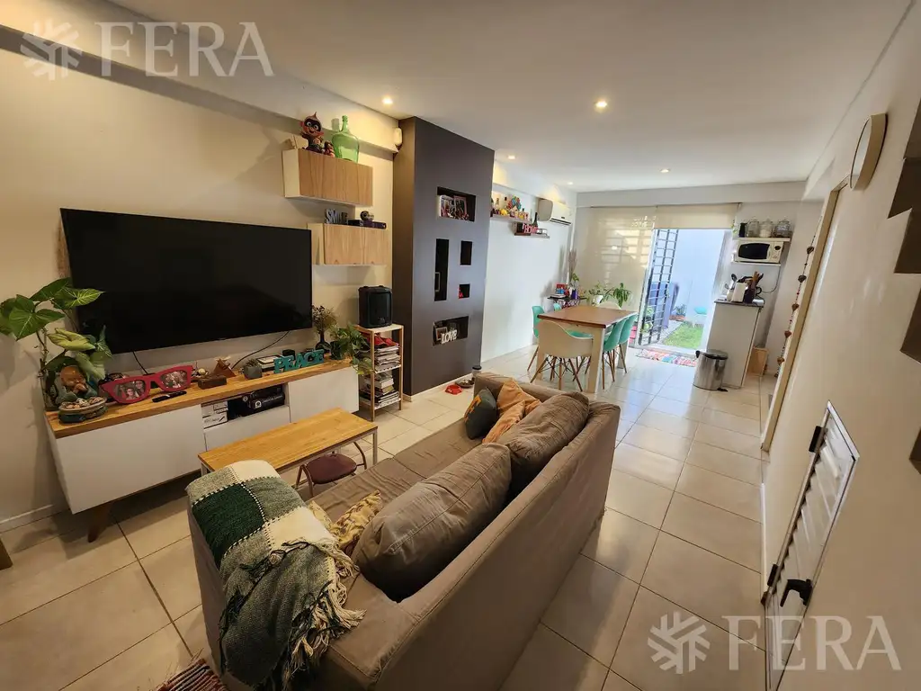 Venta PH tipo duplex de 3 ambientes con espacio guardacoches en  Bernal