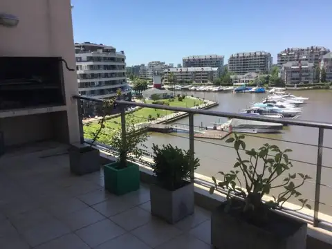 Bajo de Precio  Muy lindo departamento con vista a la Bahía 