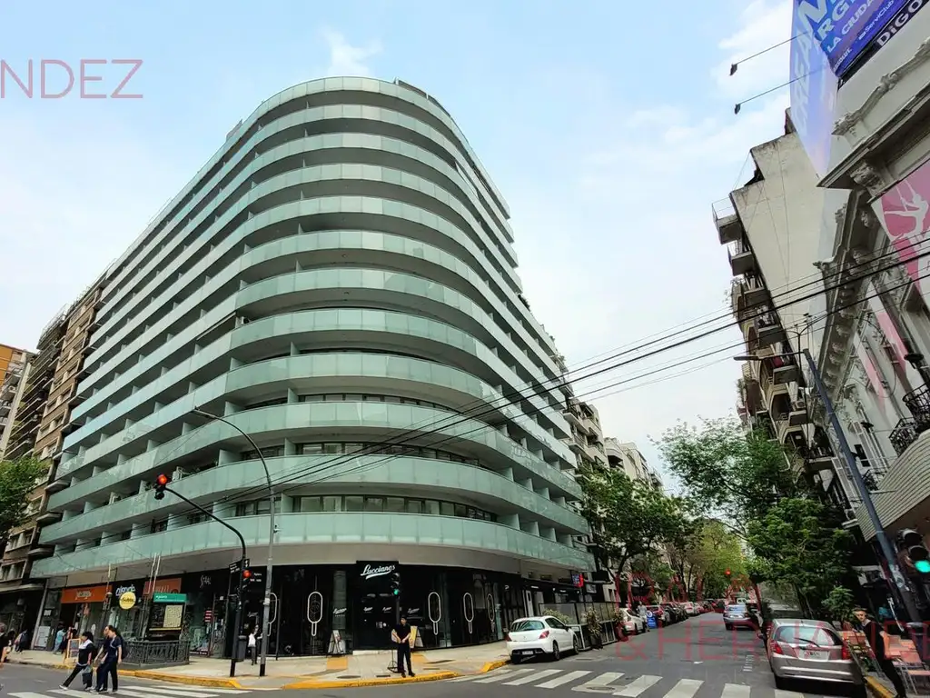 Venta Departamento con balcón corrido en Barrio Norte en edificio con Amenities