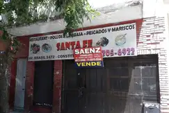 PLAZA CONSTITUCION// LOCAL 108mts2 CUBIERTOS con dormitorio, cocina y baño al fondo// 