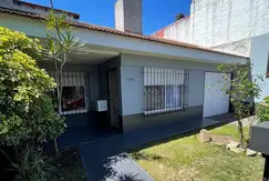 Excelente chalet de tres dormitorios Castelar Norte. 