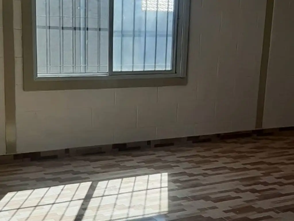 DEPARTAMENTO INTERNO PLANTA ALTA DE 2 AMBIENTES BERNAL OESTE EN VENTA