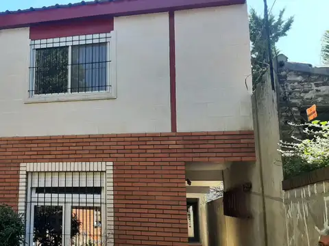 DEPARTAMENTO INTERNO PLANTA ALTA DE 2 AMBIENTES BERNAL OESTE EN VENTA