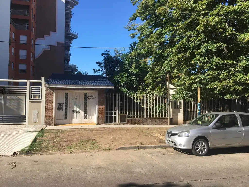 LOTE DE TERRENO CON CASA ANTIGUA