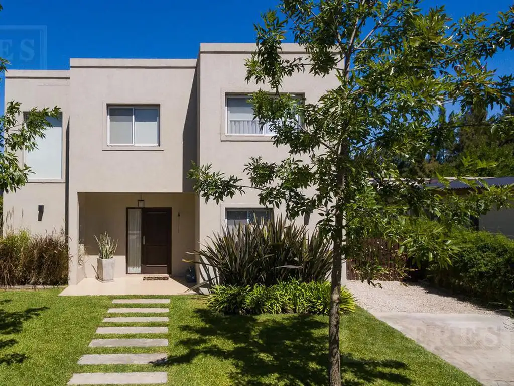 Casa en venta, Lote Interno. La Comarca Bancalari.