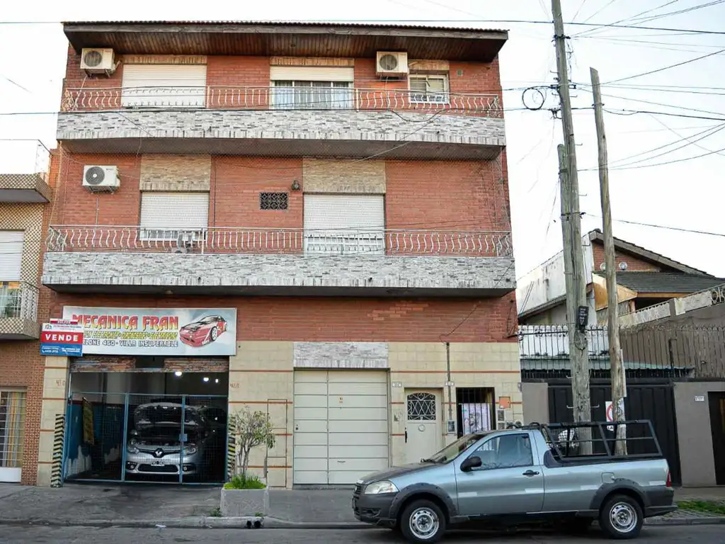 Venta Block 2 deptos de 3 amb. Local  en Tablada