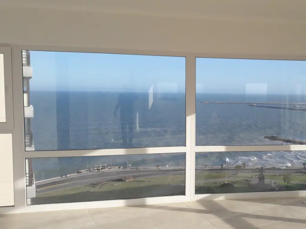 Piso de 4 ambientes - vista al mar - Alvarado y Parque San M