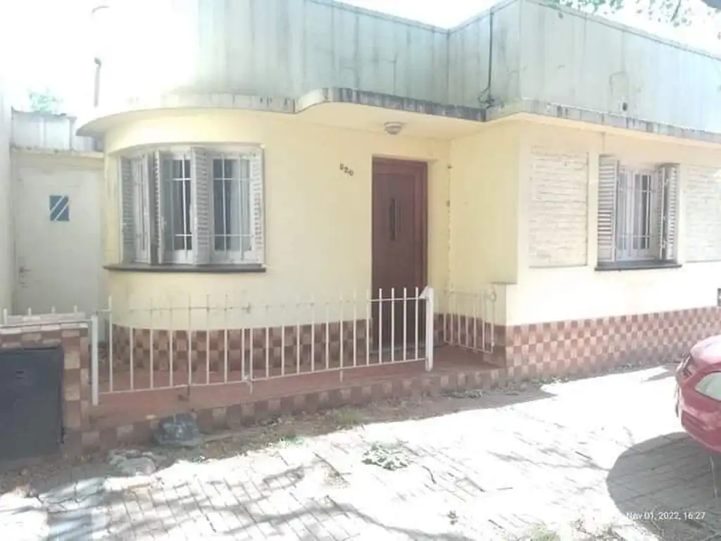 MUY LINDA CASA EN ZONA RESIDENCIAL DE BANFIELD