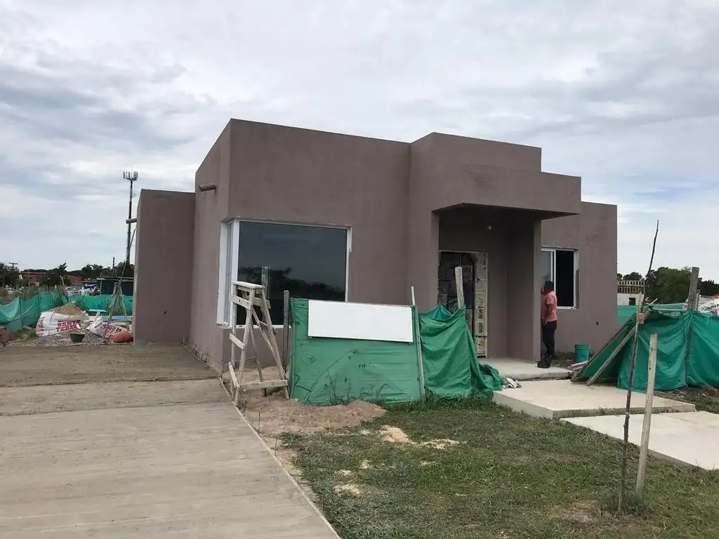 TU CASA CON JARDIN EN 60 DIAS  Casa 4 amb. en Venta en Barrio Cerrado El Canton, Escobar