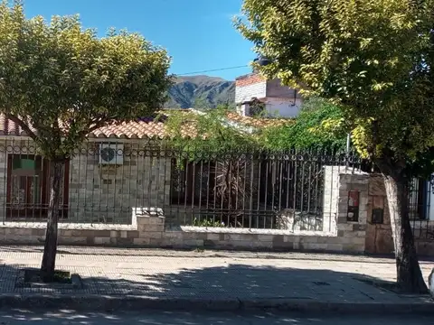 CASA EN VENTA 3 DORMITORIOS COSQUIN OPORTUNIDAD APTO BANCOR