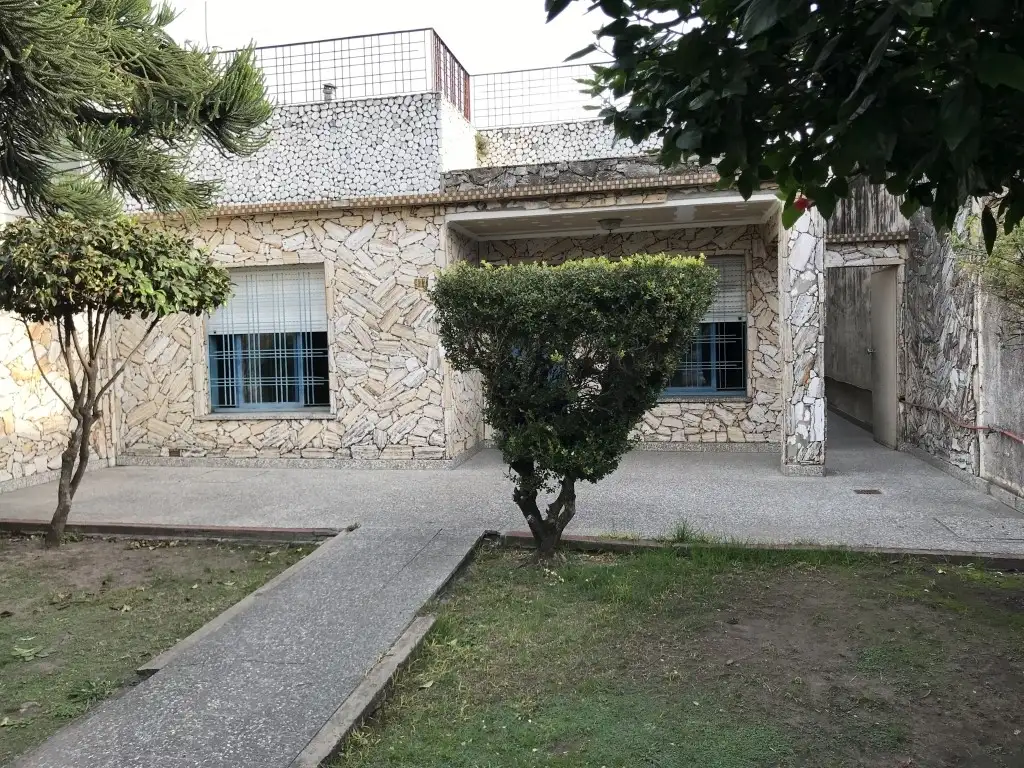 CASA - VENTA - VILLA MADERO -3 AMBIENTES - SOBRE LOTE PROPIO DE 8.66 x 36.84