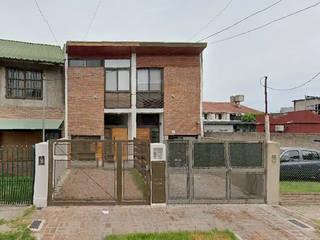 DUPLEX EN EXCELENTE ZONA!