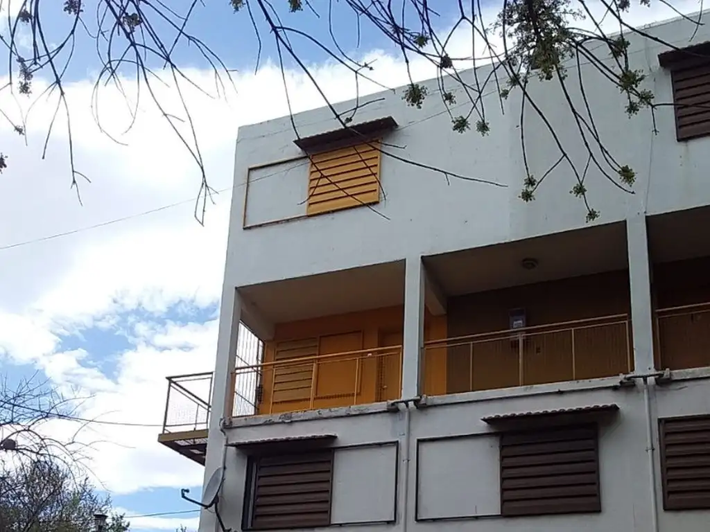 EXCELENTE DPTO EN VENTA - BARRIO POLICIAL