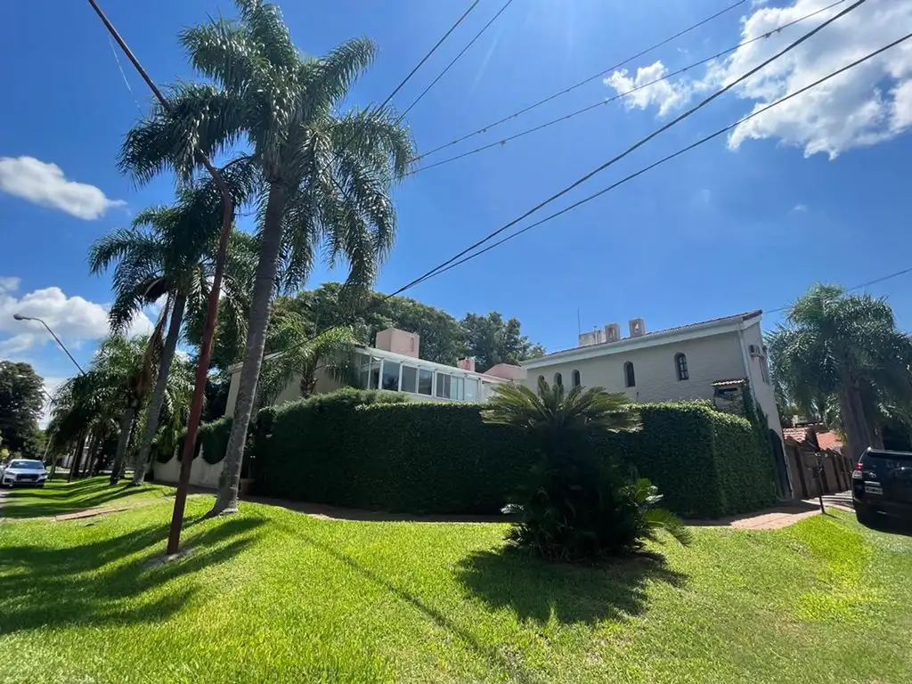 CASA DE CATEGORÍA GUADALUPE RESIDENCIAL