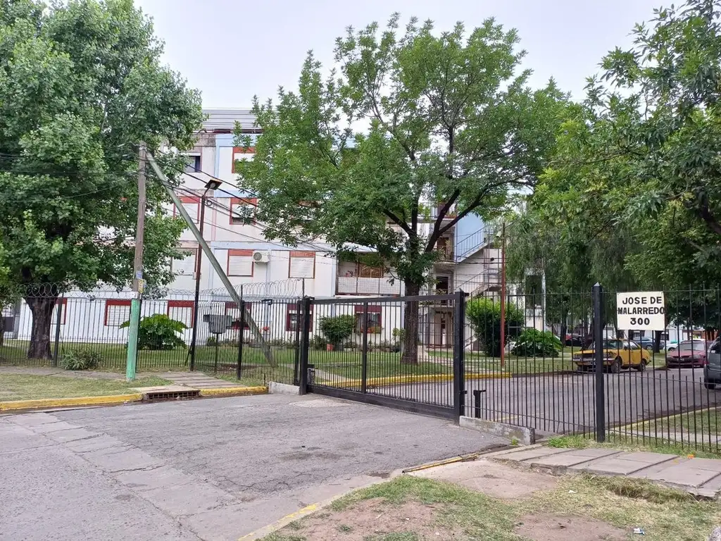 VENTA DE DEPARTAMENTO DE 3AMB C/COCHERA EN V.TESEI