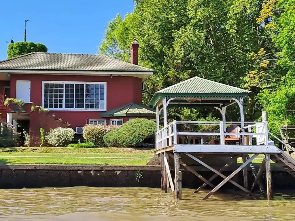 VENTA CASA EN EL DELTA, SOBRE EL RIO LUJAN