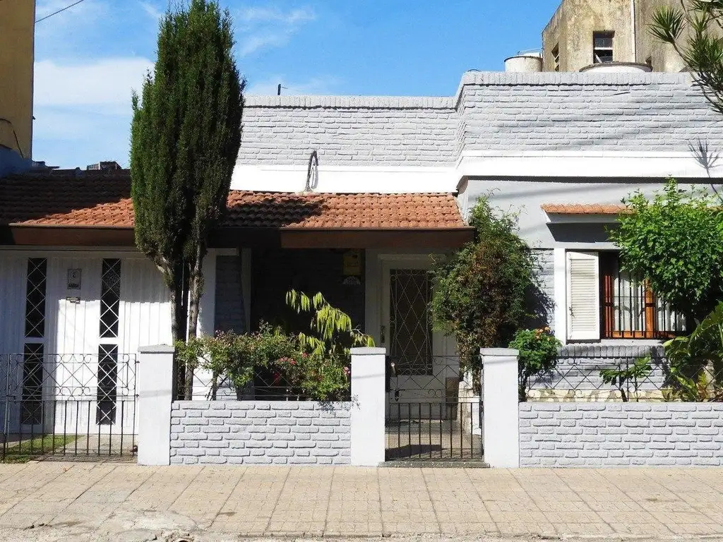 Casa  en Venta ubicado en Caseros, Tres de Febrero, G.B.A. Zona Oeste