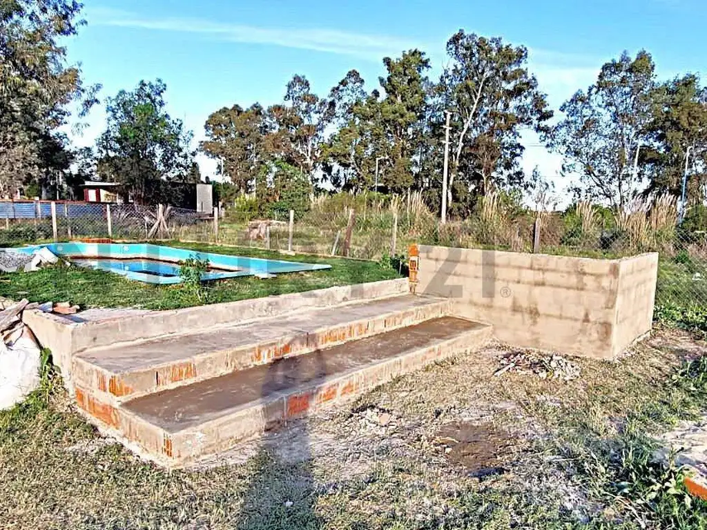 Venta lote en La Pista -con quincho y pileta