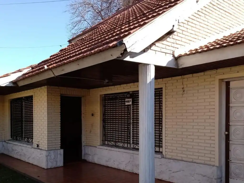 Magnifico chalet sobre Av. Lacaze, hermoso lote