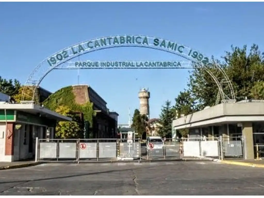 IMPORTANTE NAVE INDUSTRIAL EN PARQUE LA CANTABRICA