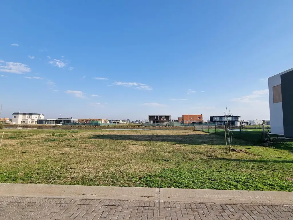 Terreno a la laguna con la mejor orientacion en Magallanes