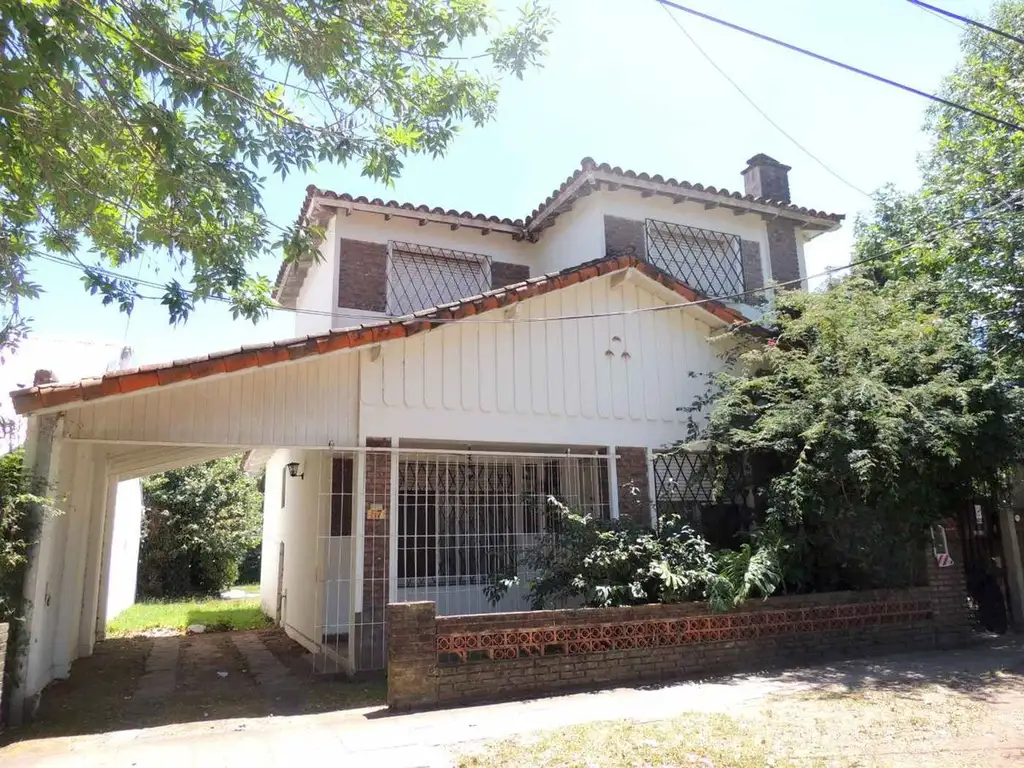 CASA 3 DORM PARQUE COCHERA B° IBAÑEZ A. SOURDEAUX