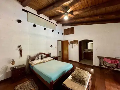 VENTA CASA TRES DORMITORIOS LA CAROLINA PILETA