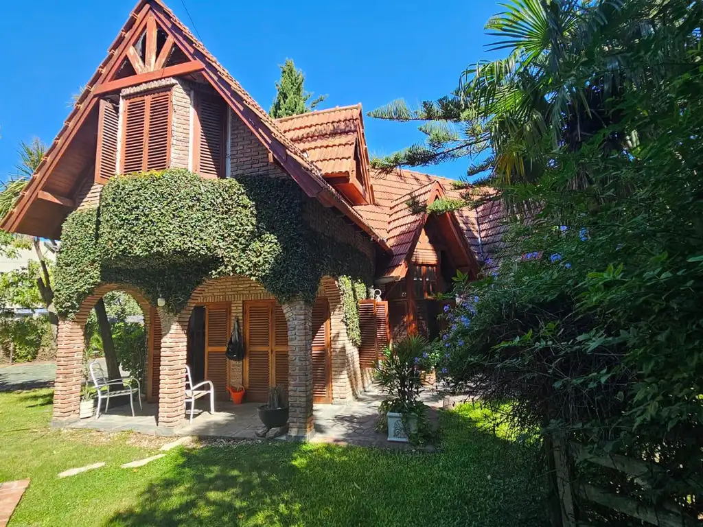 Casa en  Venta en el corazón de Gonnet