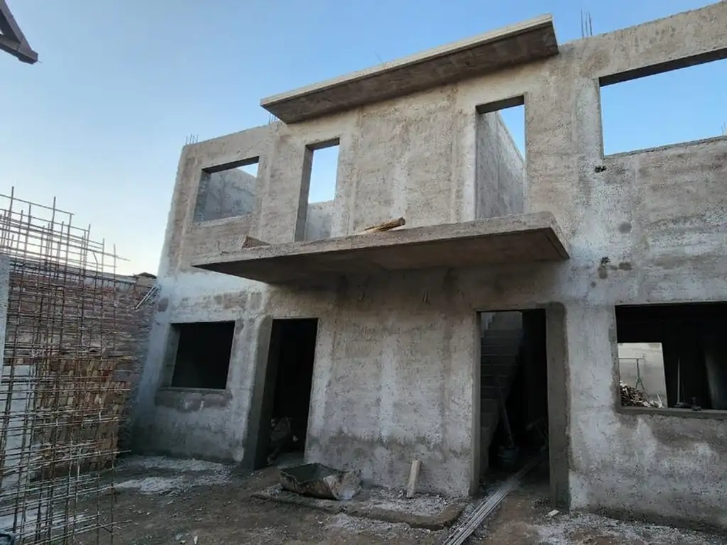 VENTA DUPLEX EN CONSTRUCCION A Y E ,MAIPU,LUZURIAG