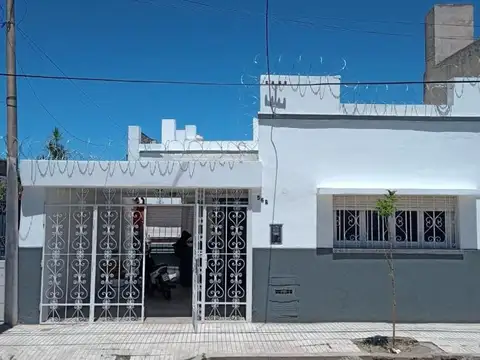 VENTA CASA B° CENTENARIO CON PILETA