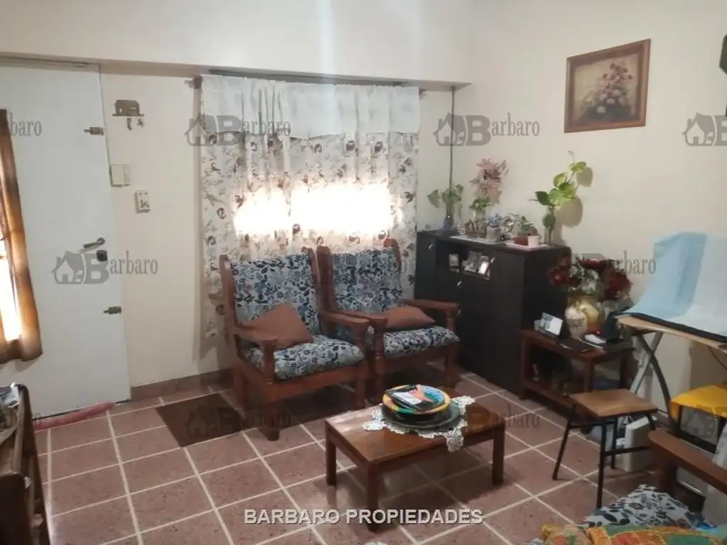 BARBARO VENDE CASA EN VILLA MAIPU