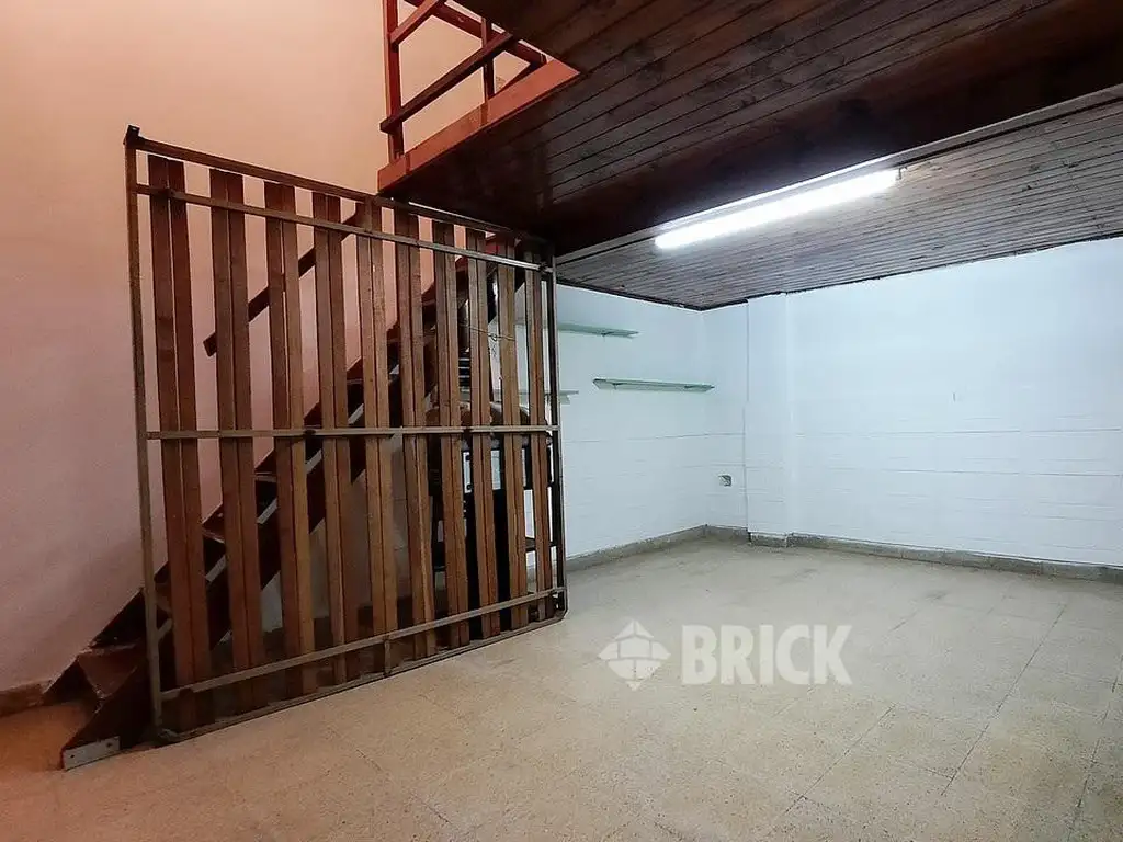 TIPO CASA EN MORENO Y AV. JUJUY - 36 M2 TOTALES TERRAZA DE USO COMPARTIDO