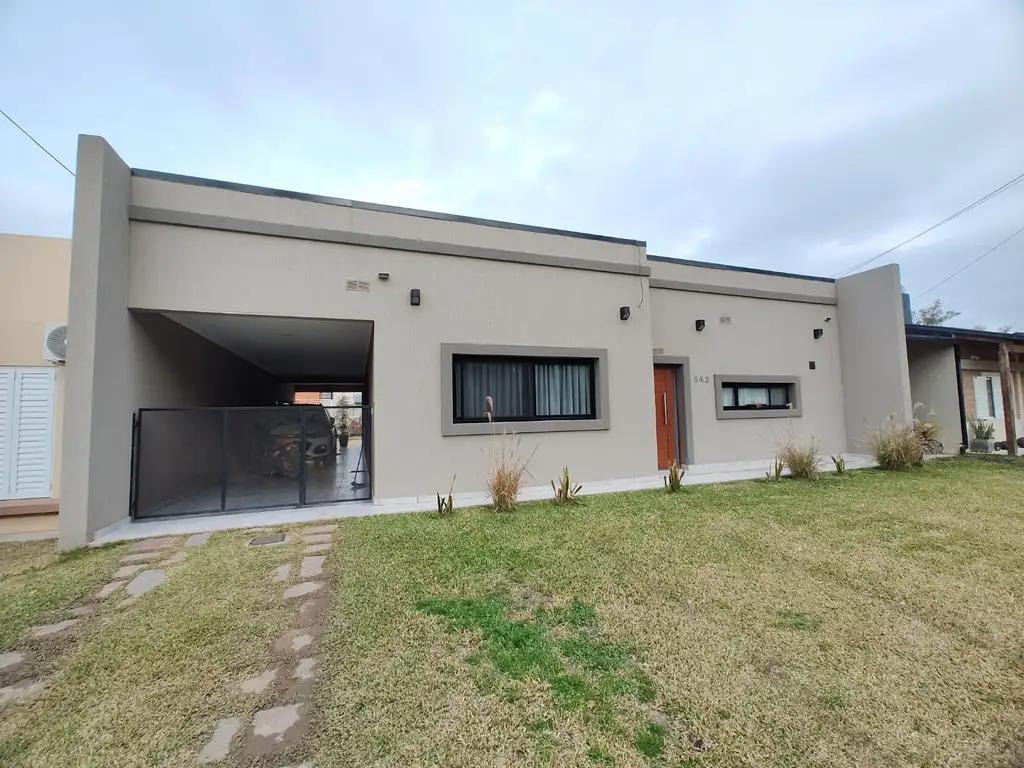 Excelente propiedad en venta en Villa Elisa ER