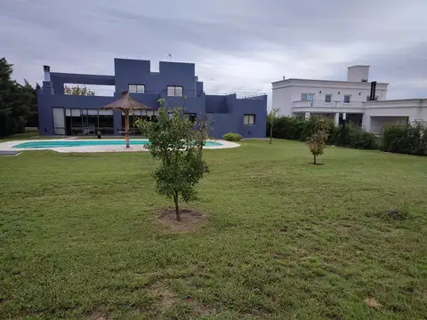 Casa en  La Cascada Country Golf Club