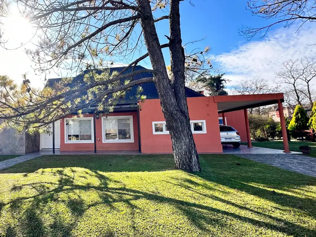 VENTA CASA EN BARRIO CERRADO CON PILETA JARDIN PARRILLA COCHERA