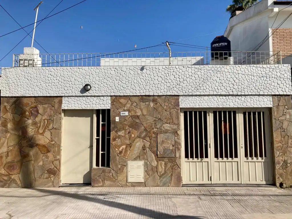 VENTA CASA 2 DORMITORIOS COCHERA