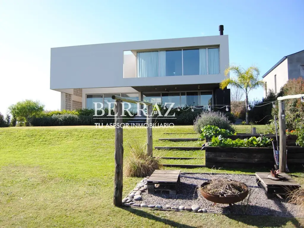 Casa venta al lago en Puertos Muelles Escobar lote de 982,28 m2