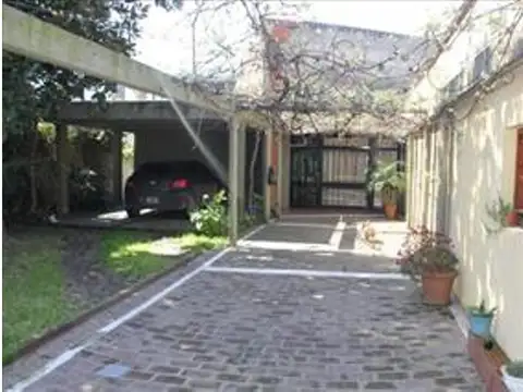 Casa en Venta en Centro (Campana) - 5 ambientes