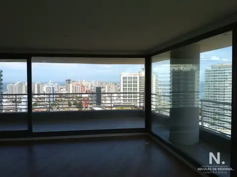 Venta de Apartamento 3 dormitorios en Playa Mansa, Punta del Este.