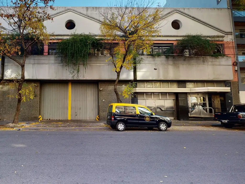 deposito y oficinas de 2500 m2 Barracas