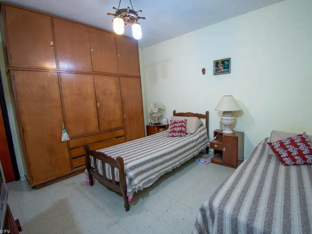 CASA EN VENTA 3 DORMITORIOS  MAS DOS COMODÍNES