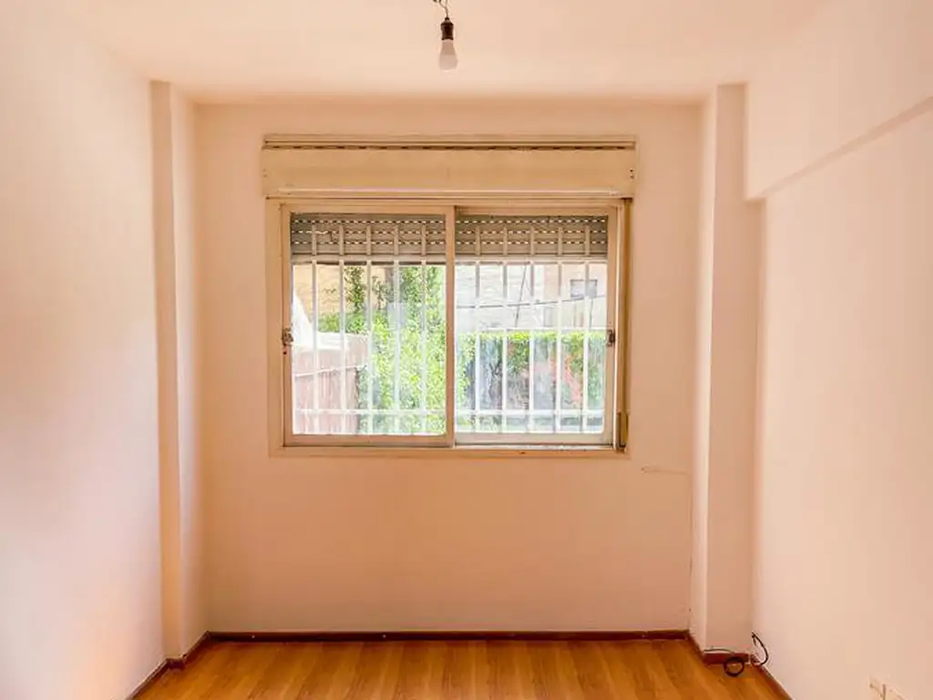 Departamento en venta 1 dormitorio, contra-frente, Lourdes,